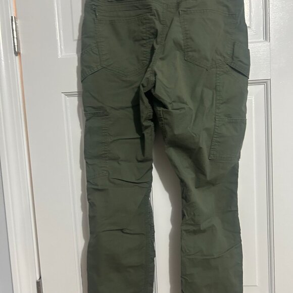 Britt X Ultra Light in Lichen Green Ripstop - Picture 3 of 4